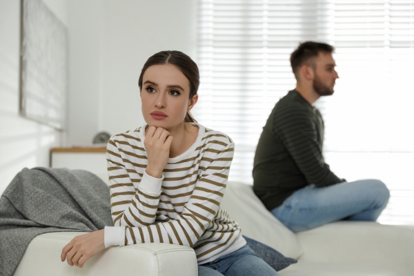 unhappy couple emotional problems 